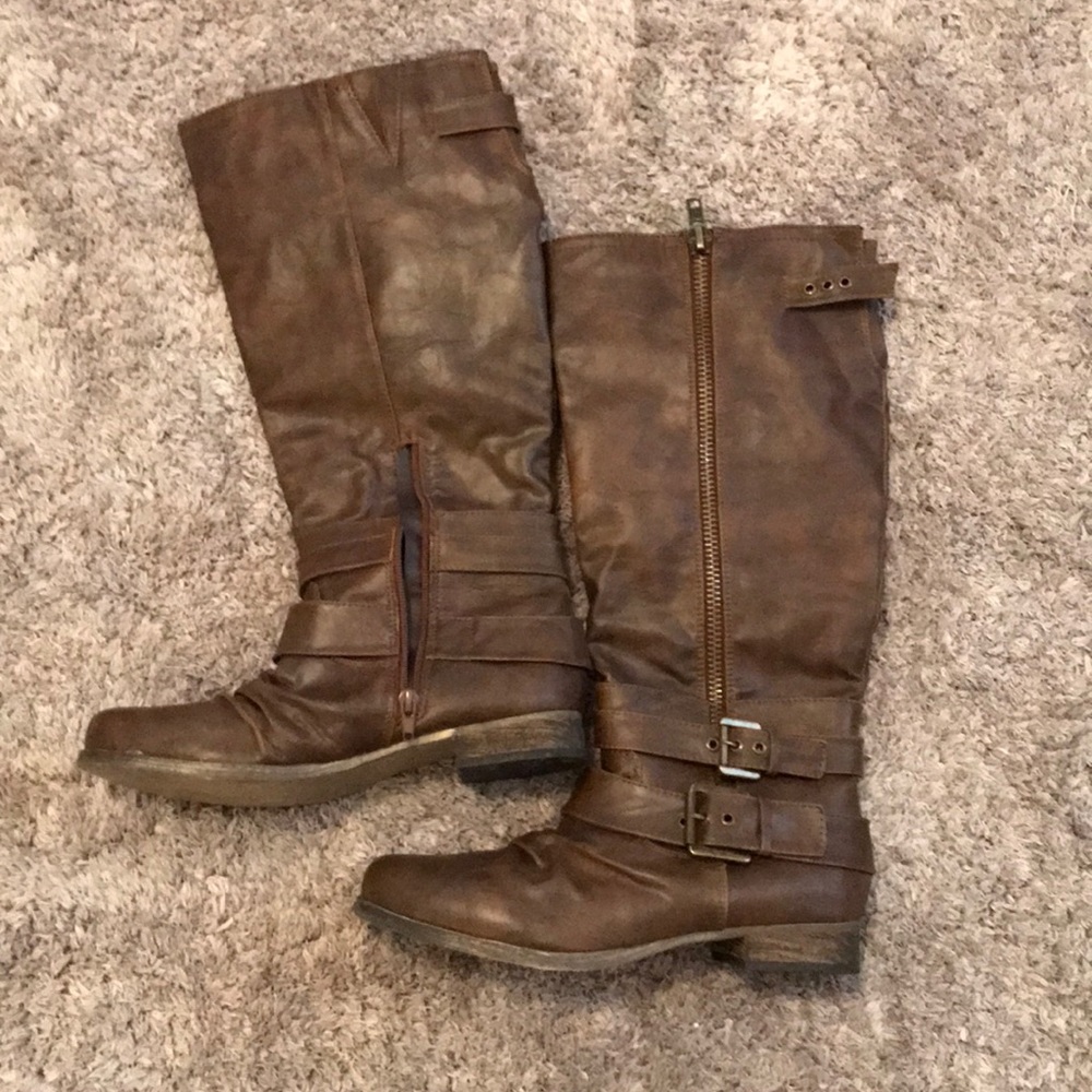 Carlos Santana boots